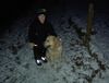 Golden Retriever Foto: ....und da ist sein kleines Herrchen ja auch schon! Leider hat der junge Mann Reflektoren an Schuhe und Jacke was das Bild sehr dunkel macht! (ID 1774) Golden Retriever Hund