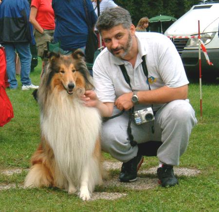 Langhaarcollie Collie mit Besitzer aufgenommen beim 1. European Agility Open 2002 in Graz