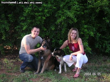 Tervueren Hunde Foto 12724 Tervueren Family Asta v Haus Henndorf u Georgina v Waltenweiler mit Frauchen u Herrchen Urlaub 2004
